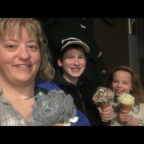 Meet your Posher, Cheryl - Picture 1 of 1